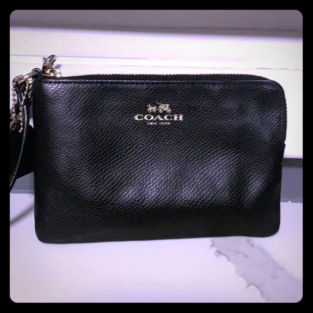 ‼️final price drop ‼️Coach wristlet ✨